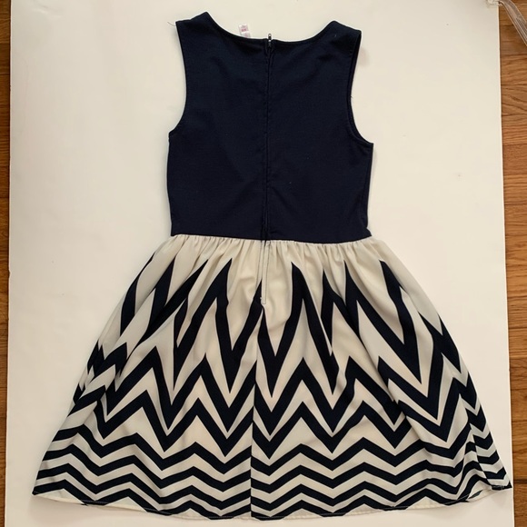 Xhilaration Chevron Dress (Bundle 3/$25) - Picture 2 of 8